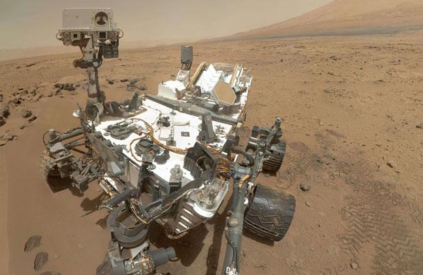 Auto-portrait du robot Curiosity, sur Mars depuis le 6 août 2012.